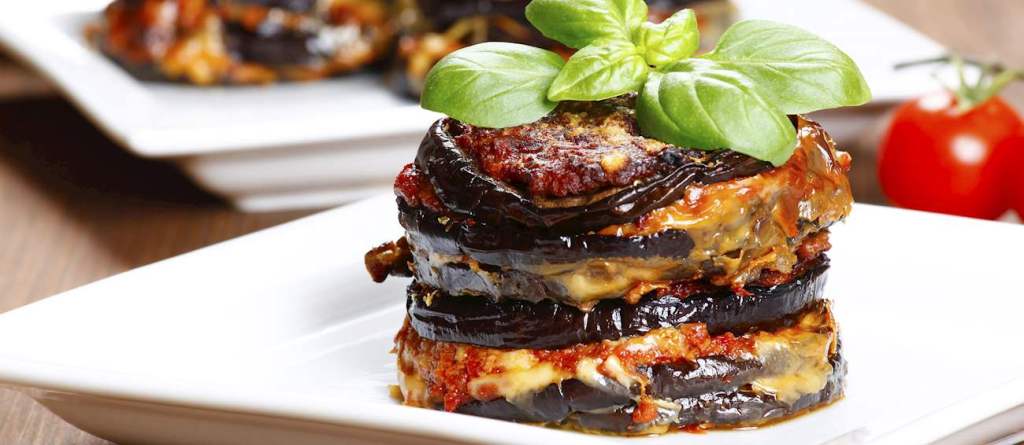 Eggplant Parmigiana: Secrets and Variations for a Perfect Dish “La Parmigiana di Melanzane”